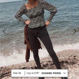 Size 25 Madewell 10” High Riser Skinny Skinny jeans in black